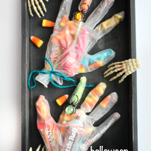 Creepy Halloween Goodie Bags - FamilyFreshMeals.com