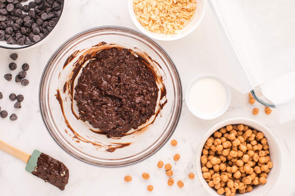 chocolate and rice krispies mixed in a bowl