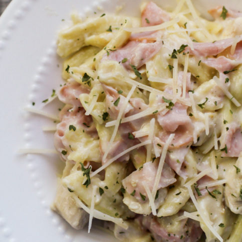 Instant Pot Chicken Corden Bleu Pasta Recipe - Family Fresh Meals