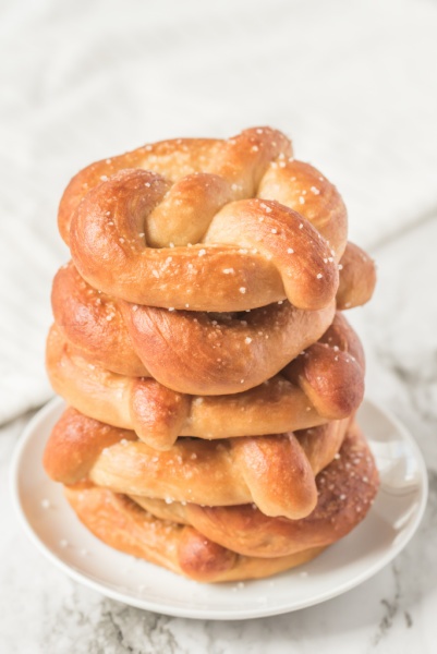 How to Make Homemade Soft Pretzels via @familyfresh